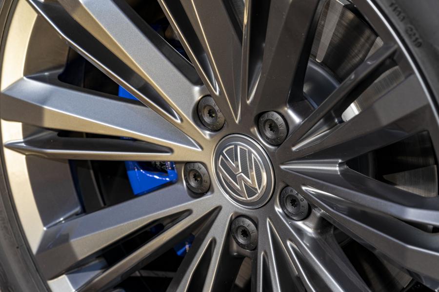 Колеса Volkswagen Passat GTE (B8) 2019 года  (UK) (фото 11 из 26)